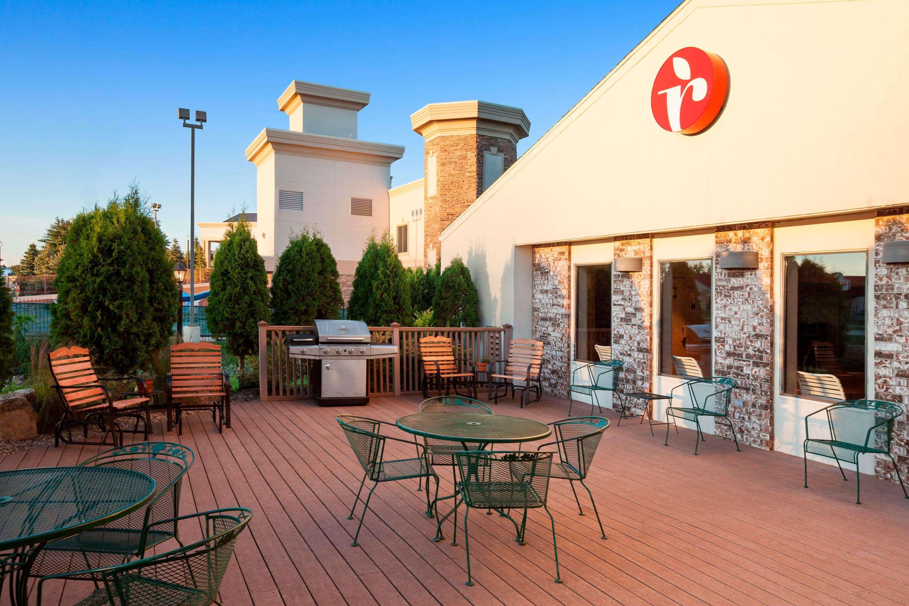Hotel Ramada By Wyndham Wisconsin Dells I-90 Zewnętrze zdjęcie