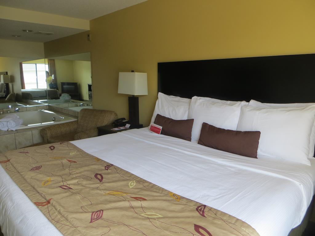 Hotel Ramada By Wyndham Wisconsin Dells I-90 Zewnętrze zdjęcie