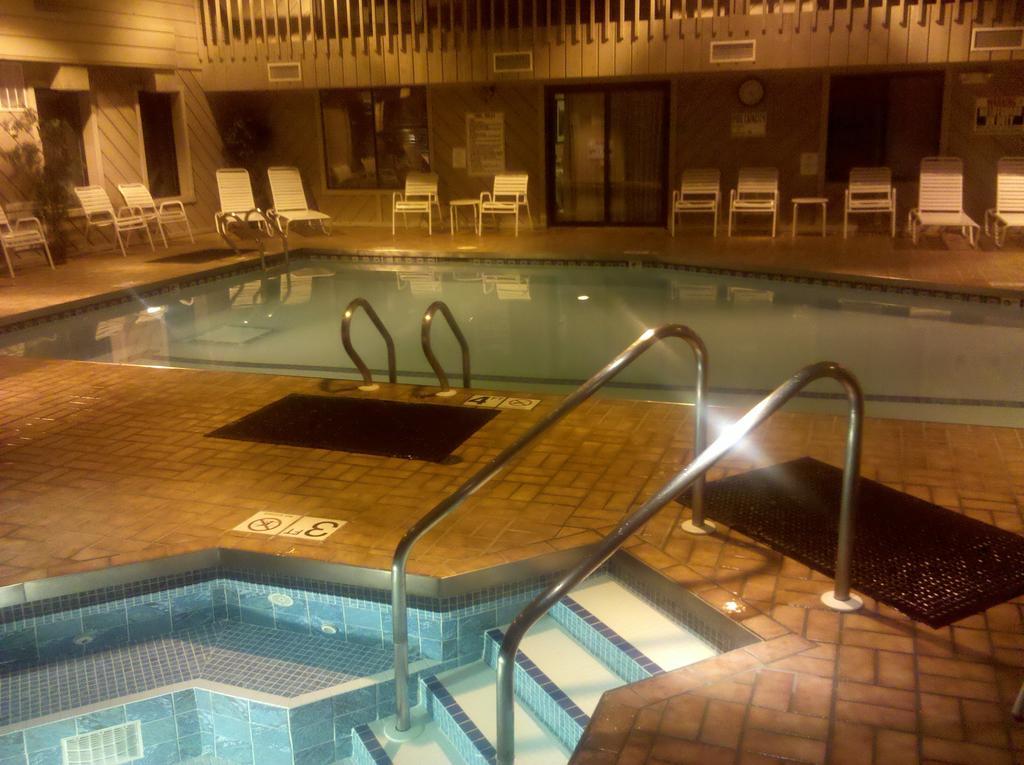 Hotel Ramada By Wyndham Wisconsin Dells I-90 Zewnętrze zdjęcie